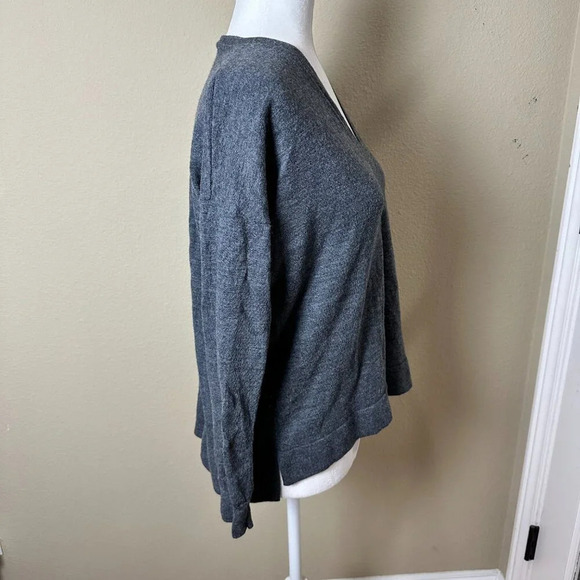 J. CREW 100% Merino Wool Grey V Neck Classic Sweater - size small - Picture 8 of 11